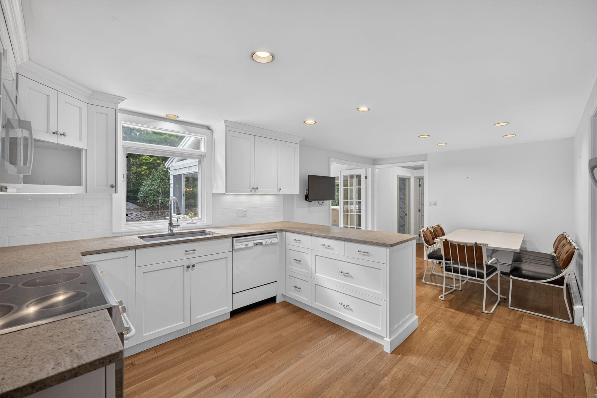 32 Greengate Road Falmouth, MA 02540 - Photo 6 of 48 23-9L4A5842