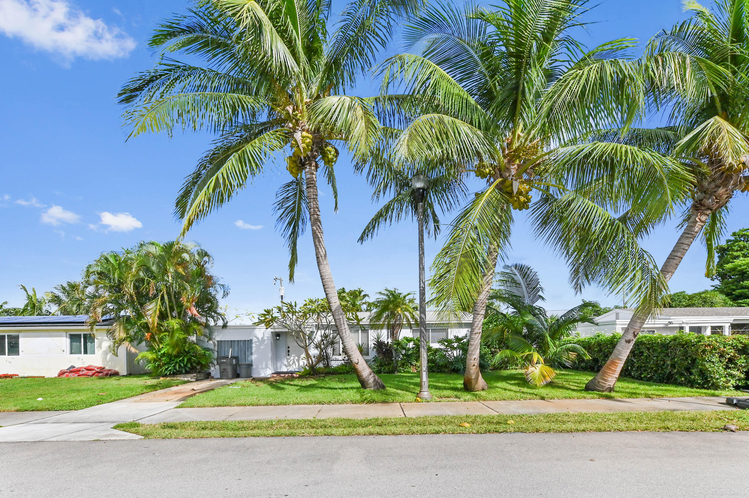 2017 Whitney Road West Palm Beach, FL 33409 - Photo 1 of 20 01 Front 01