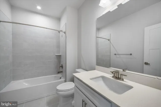 $3,200 | 42530 Invergordon Terrace, Sterling, VA 20166