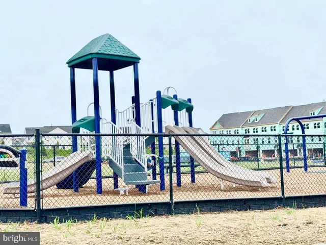 $3,200 | 42530 Invergordon Terrace, Sterling, VA 20166