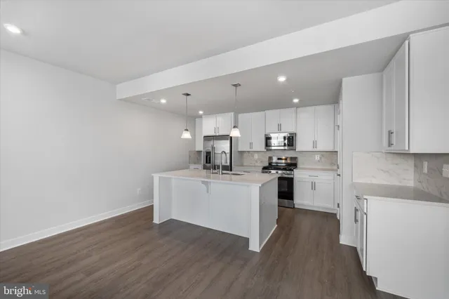 $3,200 | 42530 Invergordon Terrace, Sterling, VA 20166