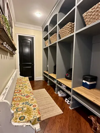 a view of entryway with a front door