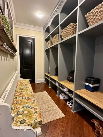 a view of entryway with a front door