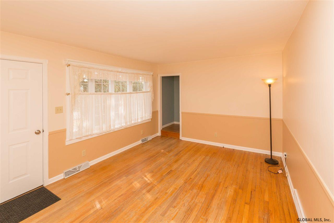178 Currybush Road Rotterdam, NY 12306 - Photo 4 of 17 Photo 4