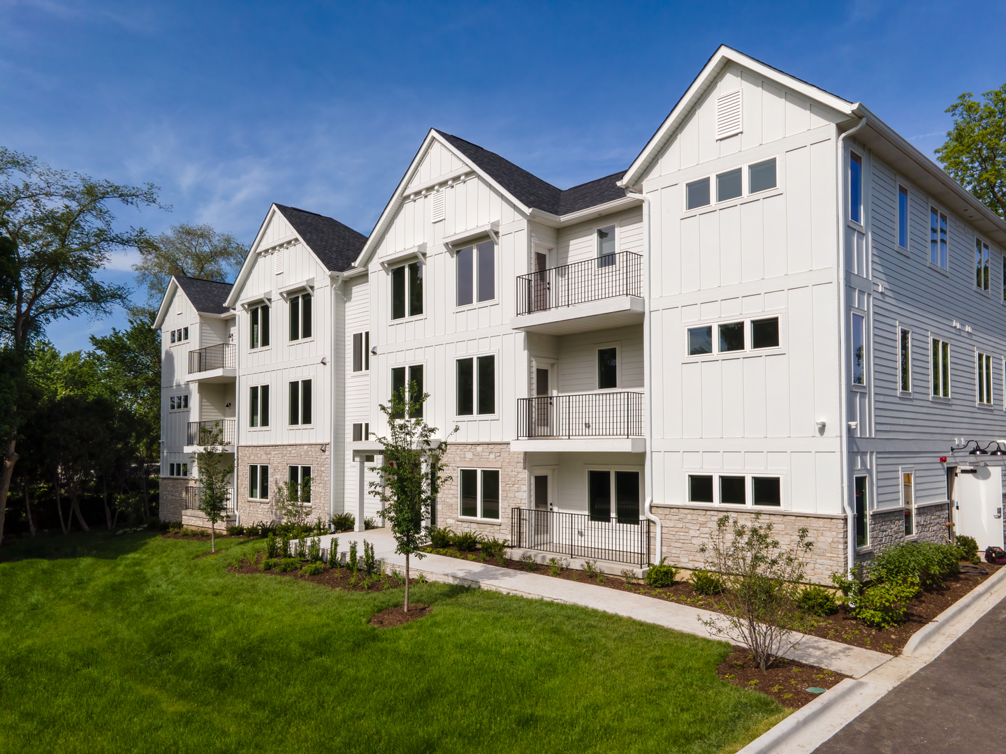 -s231 Winfield Road, Unit 310 Winfield, IL 60190 - Photo 1 of 5 Gallery Image 1