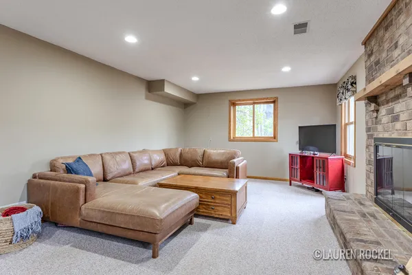 $684,900 | 5535 Egypt Valley Avenue Northeast, Belmont, MI 49306