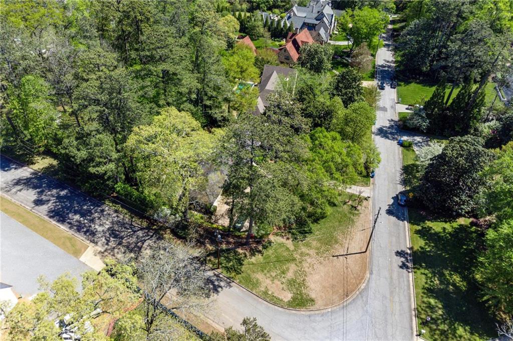 349 Pineland Road Northwest Atlanta, GA 30342 - Photo 4 of 5 Gallery Image 4
