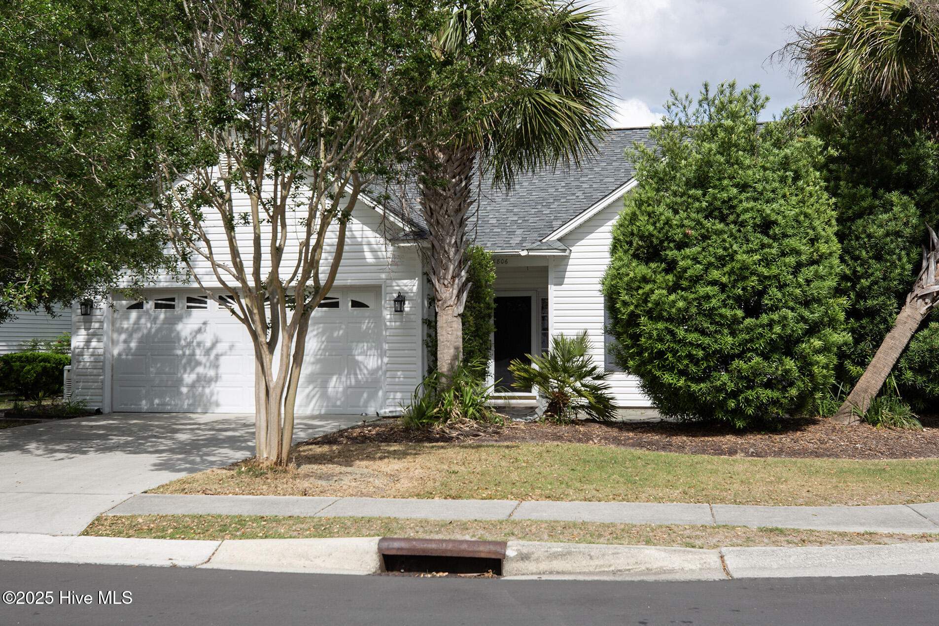 6806 Teviot Road Wilmington, NC 28412 - Photo 3 of 42 Teviot6806-1FShaneL33A0232 copy
