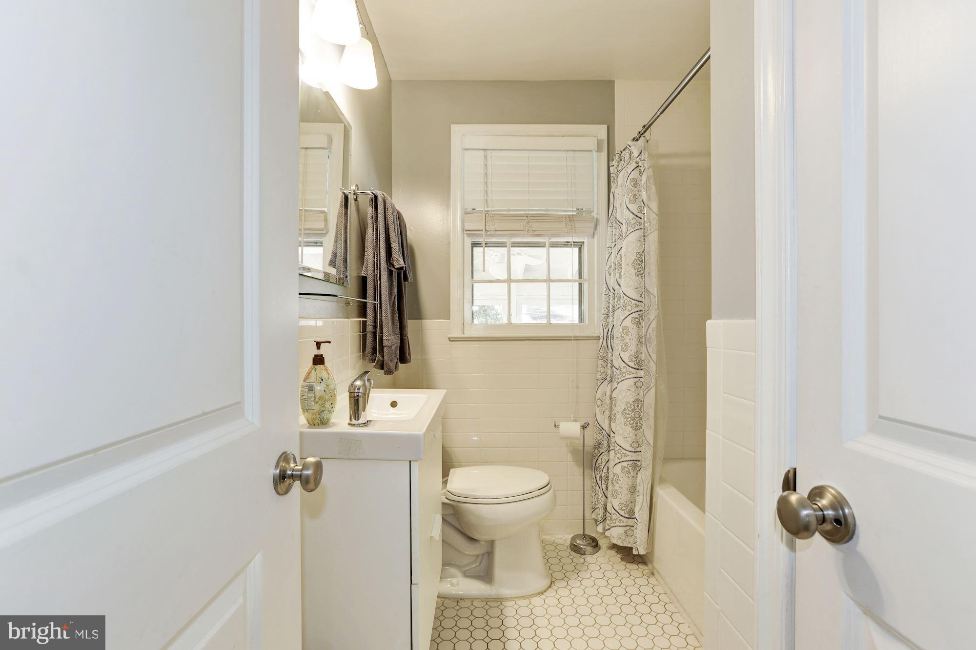 12408 Flack Street Silver Spring, MD 20906 - Photo 15 of 30 Bath