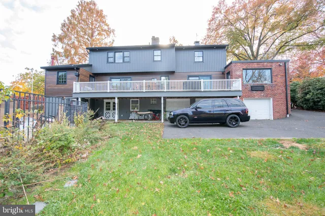 $949,900 | 339 Pepper Road, Huntingdon Valley, PA 19006