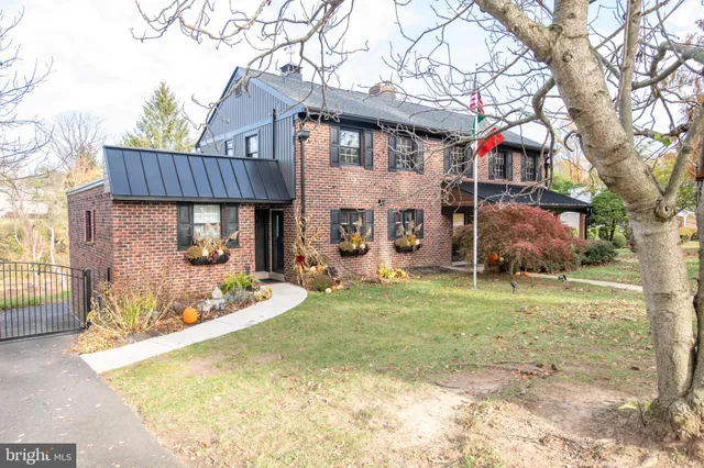$949,900 | 339 Pepper Road, Huntingdon Valley, PA 19006