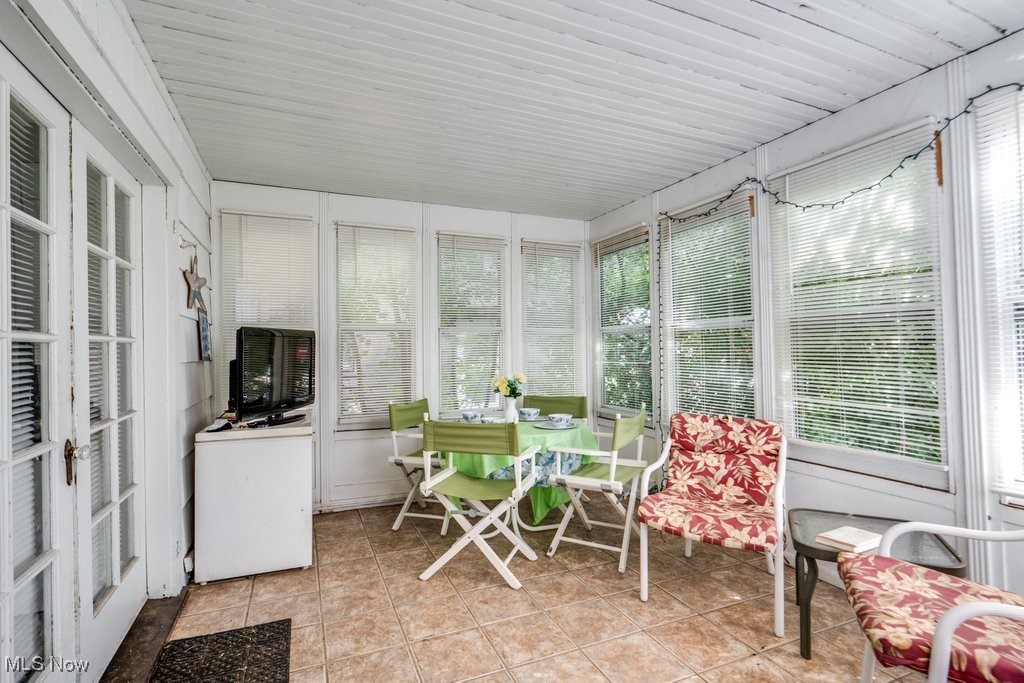 3709 Strandhill Road Shaker Heights, OH 44122 - Photo 11 of 25 View of sunroom
