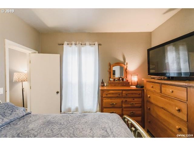1065 Southwest 8th Avenue Albany, OR 97321 - Photo 11 of 32 Gallery Image 11
