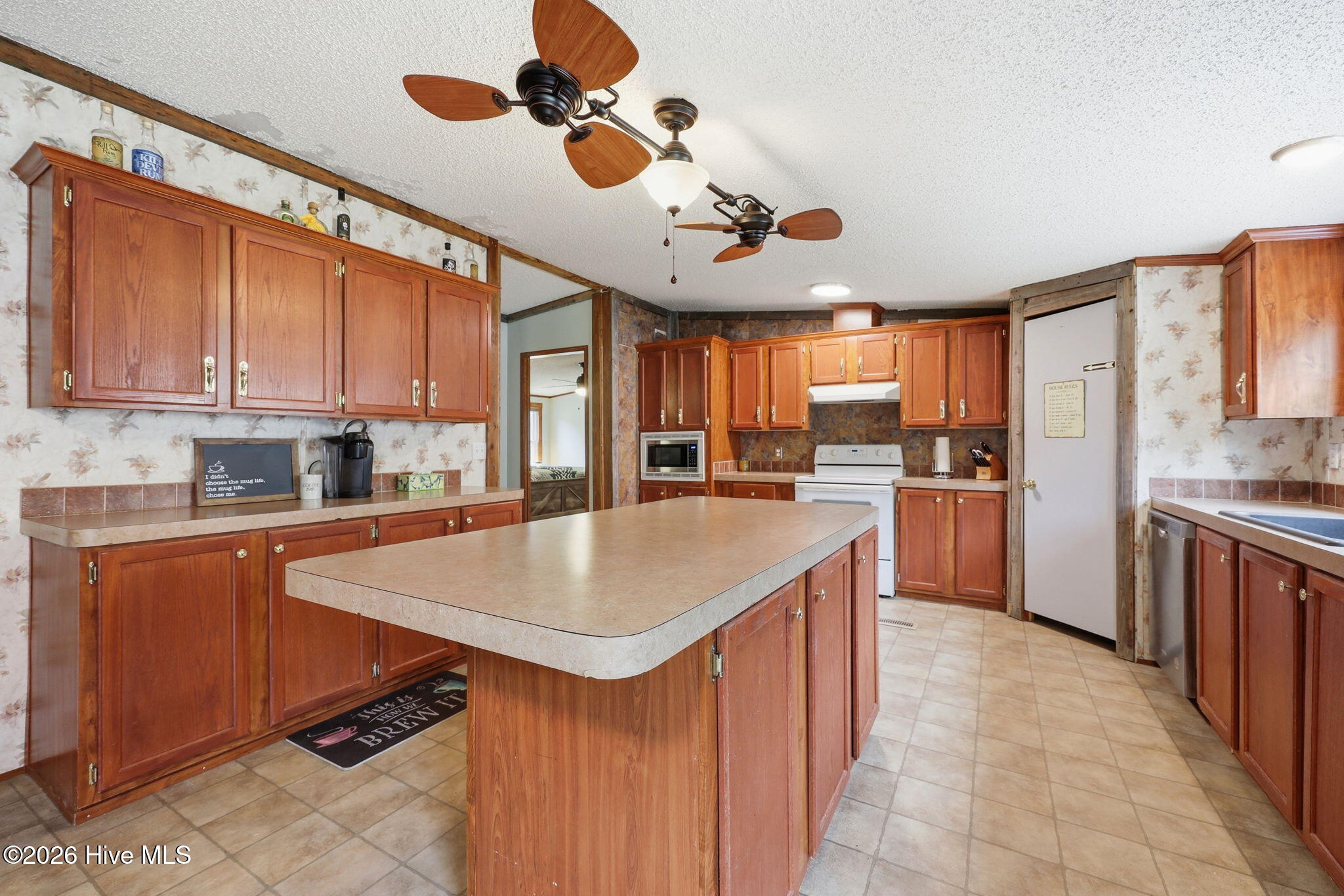 157 Hall Road Newport, NC 28570 - Photo 15 of 46 30-web-or-mls-IMG_7832