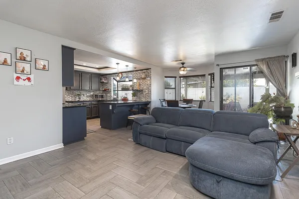 $574,999 | 2816 Canyon Drive, Modesto, CA 95351