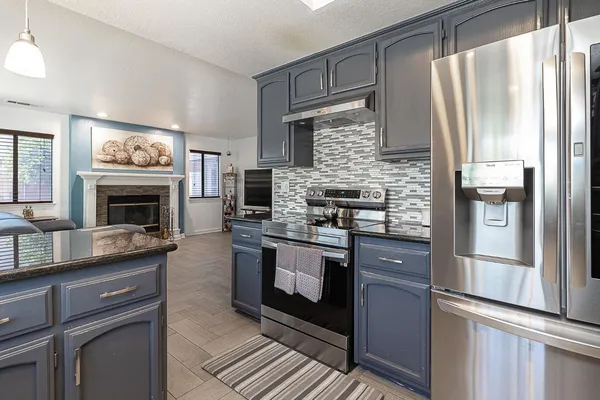 $574,999 | 2816 Canyon Drive, Modesto, CA 95351