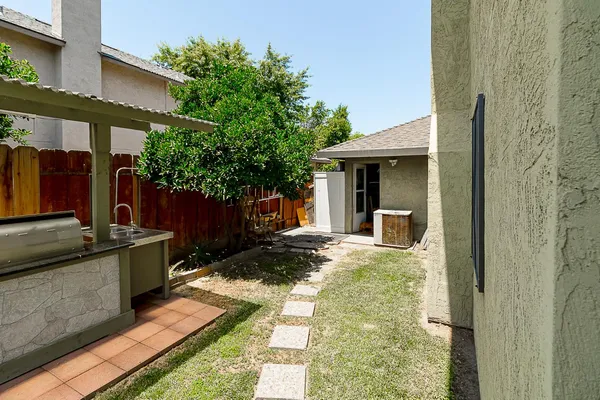 $574,999 | 2816 Canyon Drive, Modesto, CA 95351