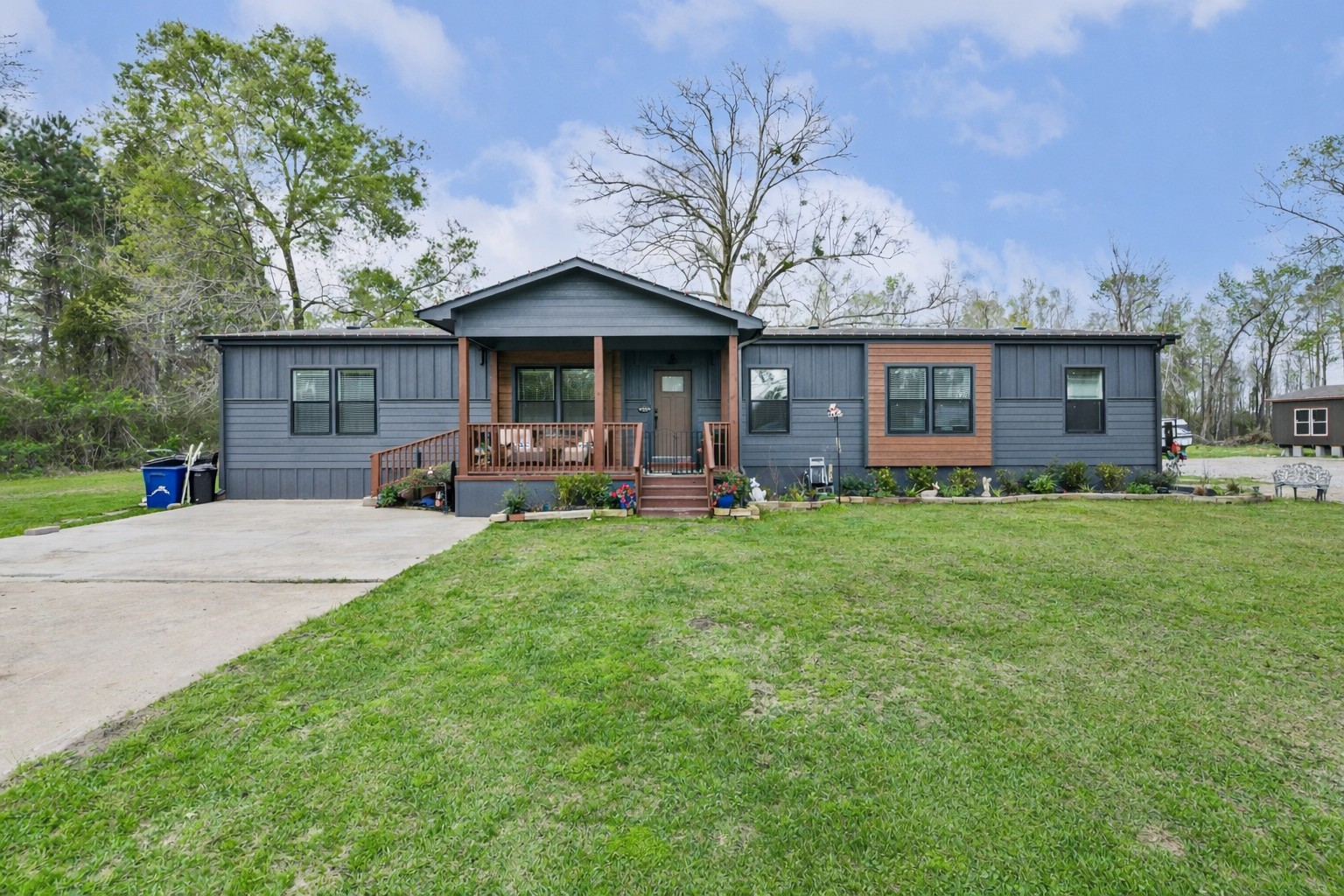 Modern 2025 built 2232SF, 4Bedrooms, 2 baths, & Gameroom/Study + 1296SF 2nd home for Multigenerational living or rental income
