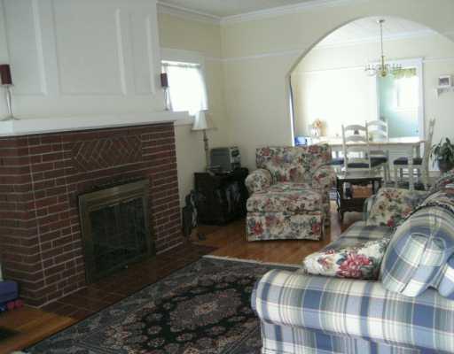 9643 Hilliard Road Pittsburgh, PA 15237 - Photo 5 of 8 Living Room.