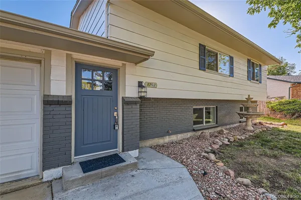 $500,000 | 1702 South Naples Street, Aurora, CO 80017