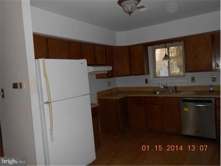 115 Eaton Drive Wayne, PA 19087 - Photo 5 of 18 Kitchen