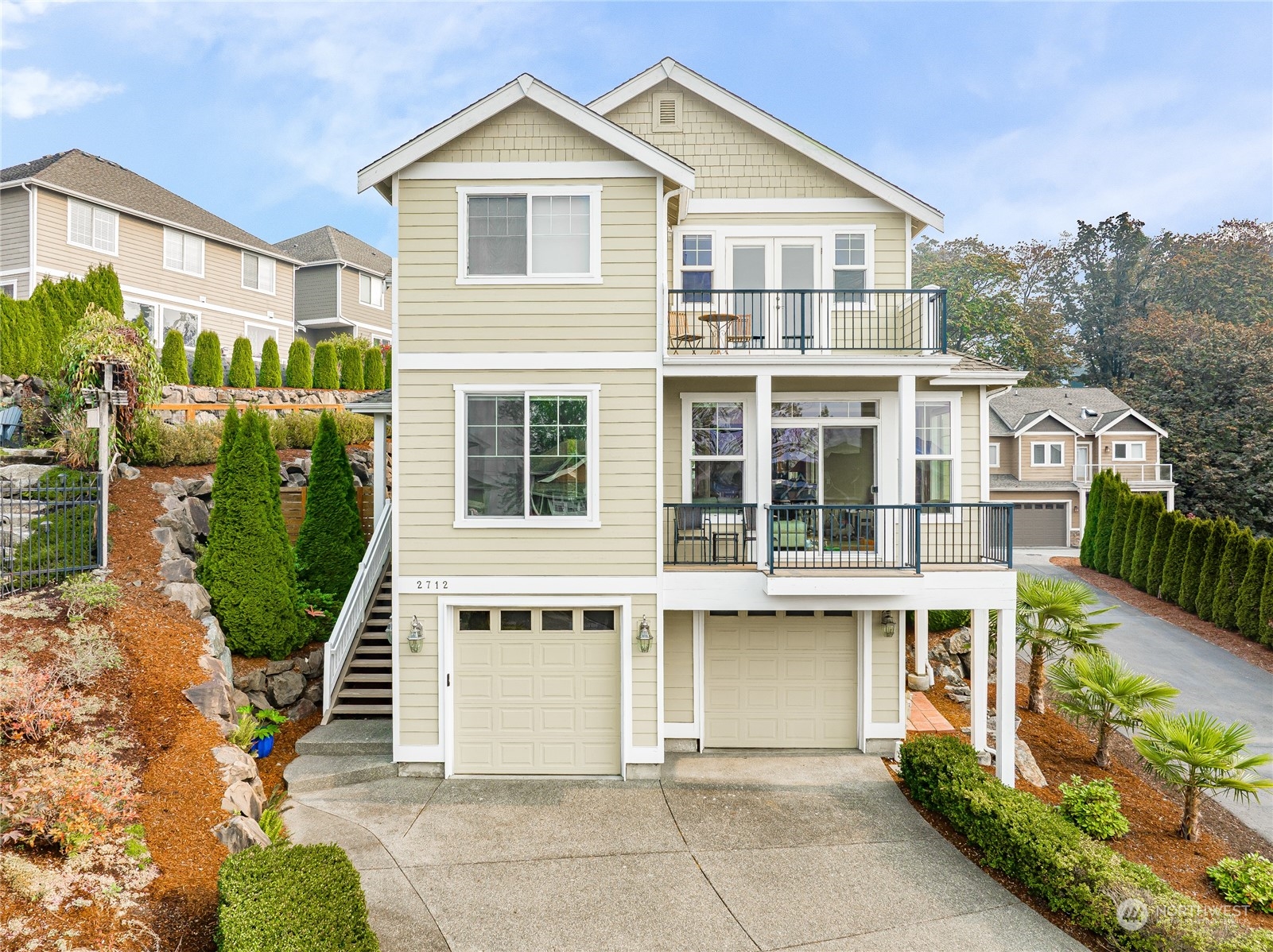 2712 Williams Avenue North Renton, WA 98056 - Photo 1 of 36 a front view of a house with a yard