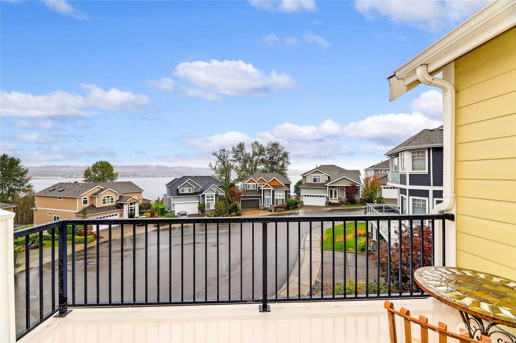 2712 Williams Avenue North Renton, WA 98056 - Photo 25 of 36 a view of city from a balcony