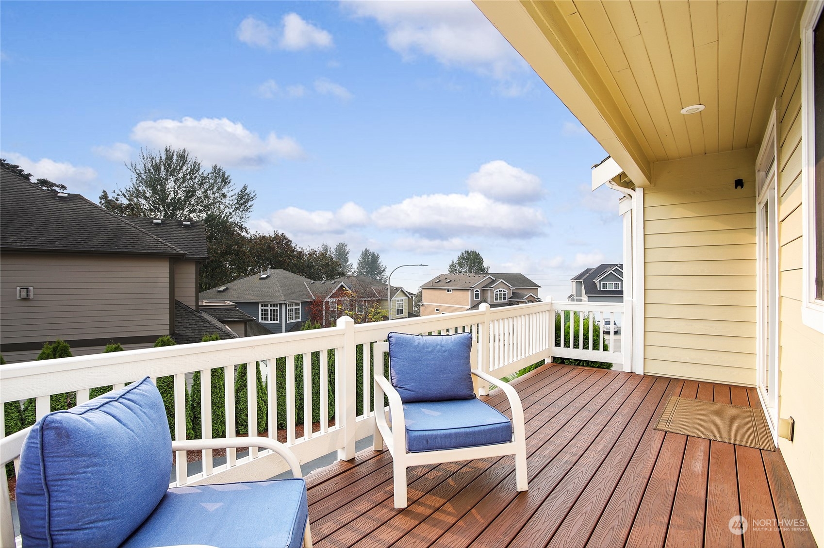 2712 Williams Avenue North Renton, WA 98056 - Photo 26 of 36 a view of balcony with furniture