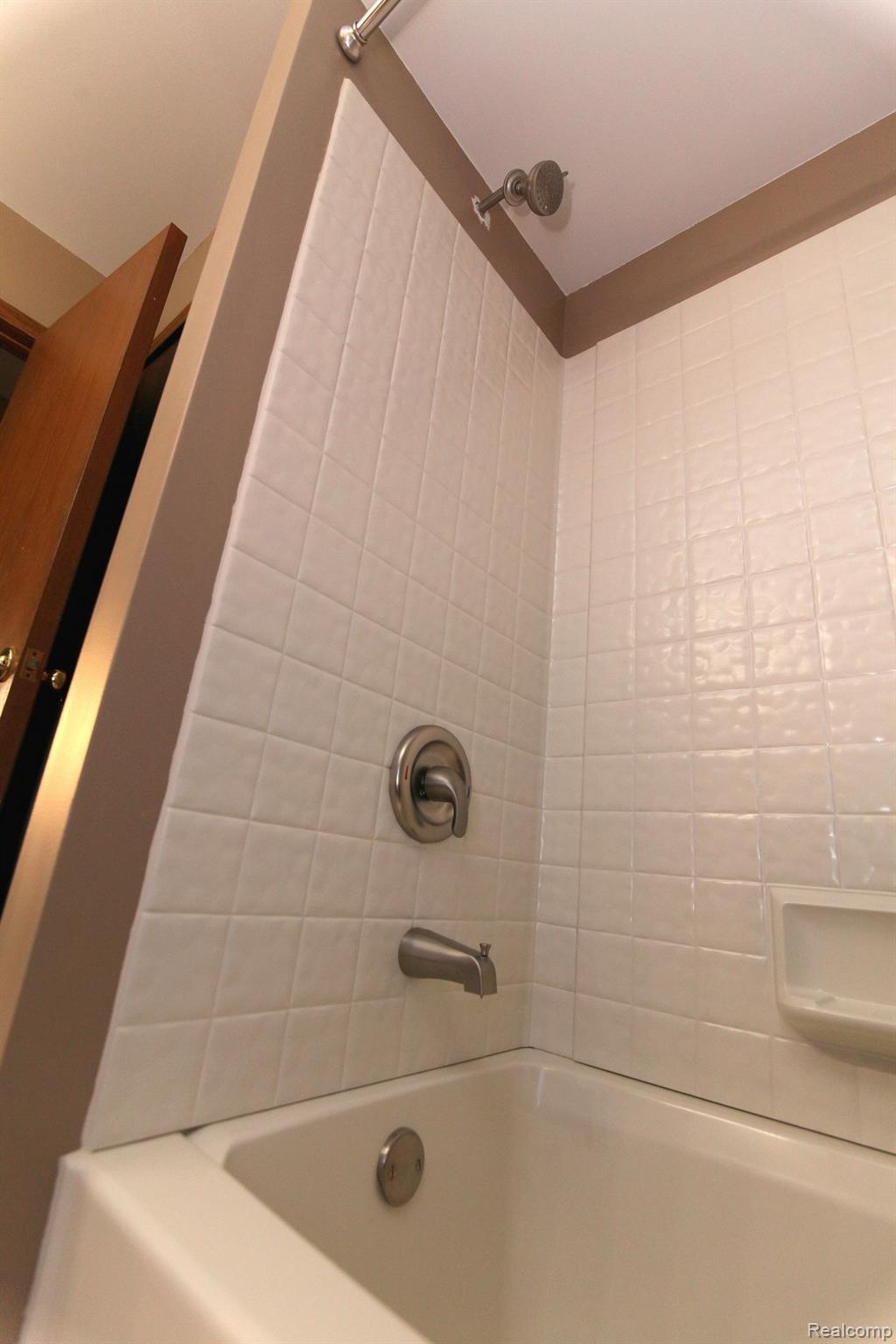 748 Sperry Road Allenton, MI 48002 - Photo 19 of 42 Bathroom Shower