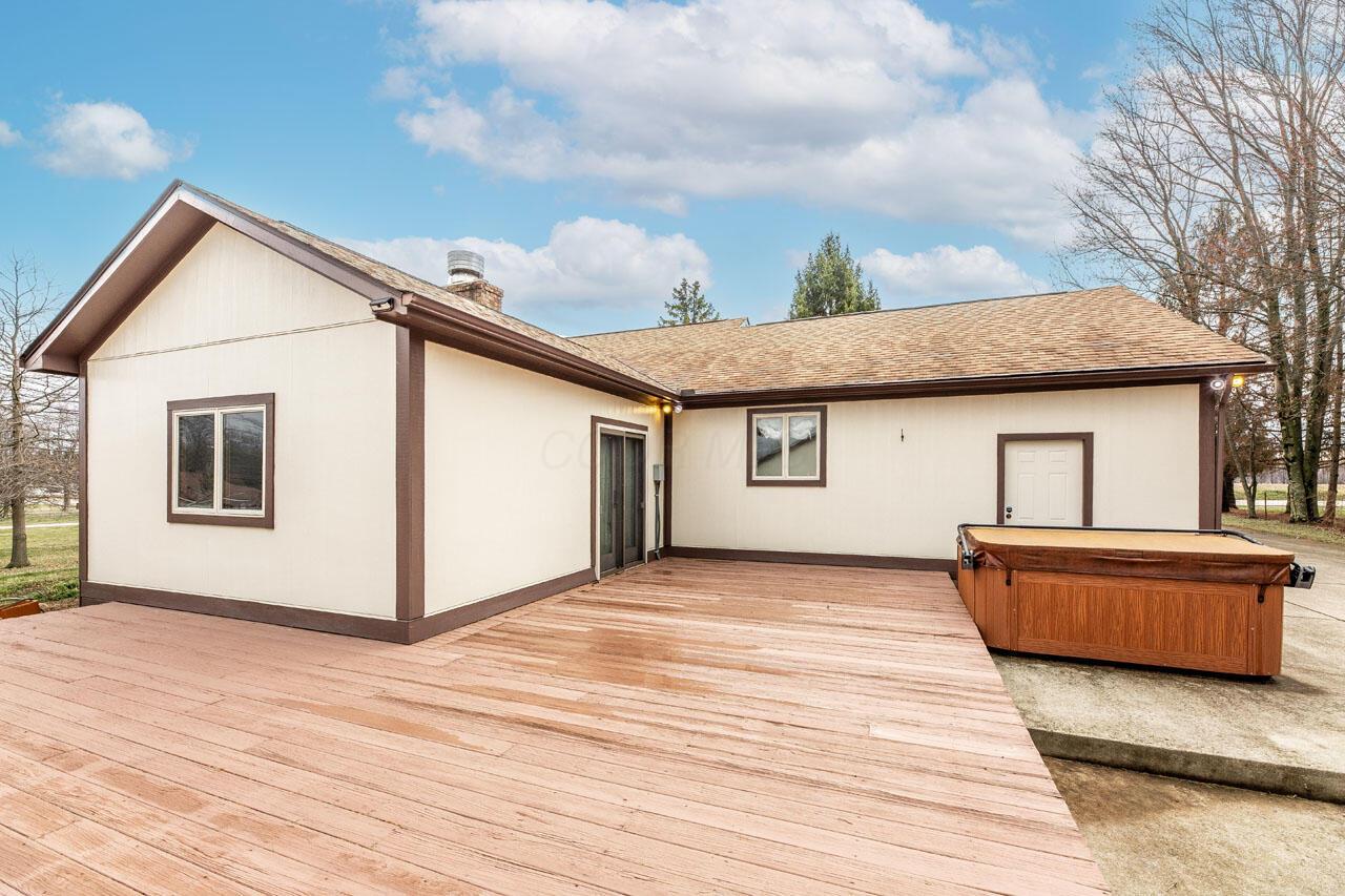 3744 Hazelton-Etna Road Southwest Pataskala, OH 43062 - Photo 43 of 87 Deck with Hot Tub