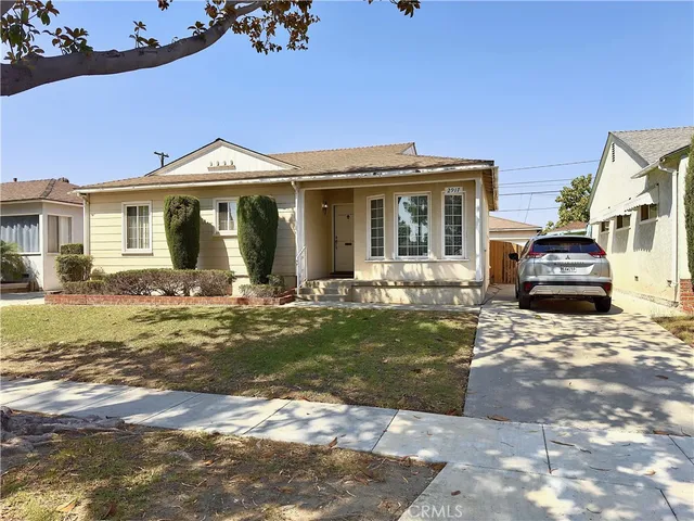 $850,000 | 2917 Del Amo Boulevard, Lakewood, CA 90712