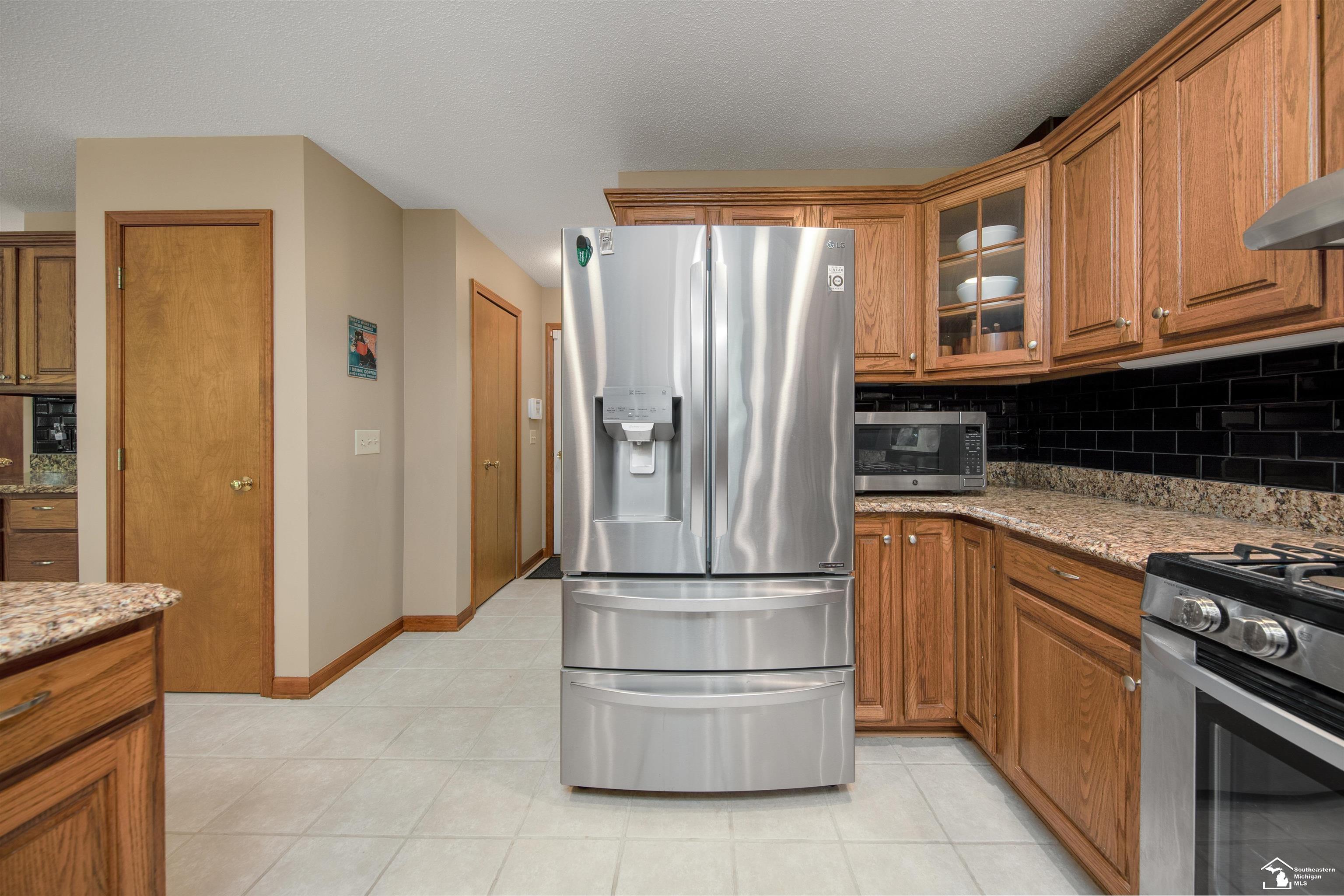 2477 Sandpiper Road Lambertville, MI 48144 - Photo 29 of 68 50089661-28.JPG