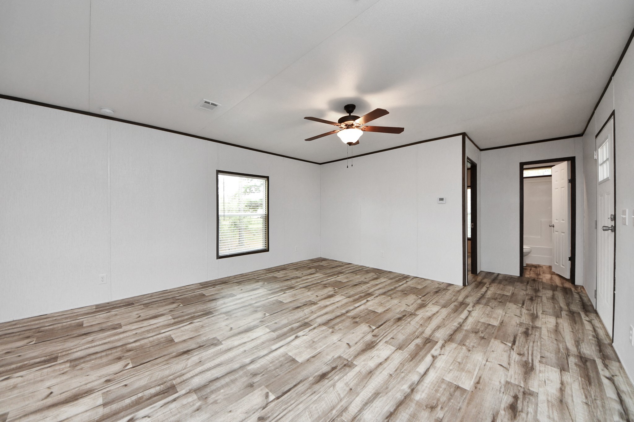 1556 Brown Road Willis, TX 77378 - Photo 13 of 31 Gallery Image 13