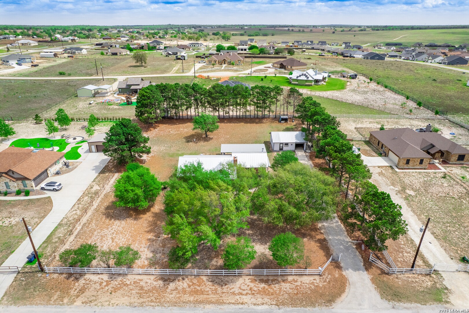 213 Bluebonnet Ridge La Vernia, TX 78121 - Photo 2 of 48
