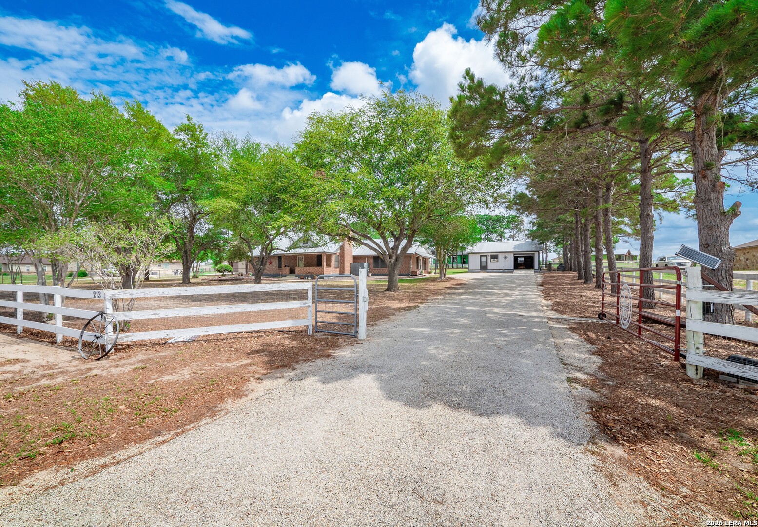 213 Bluebonnet Ridge La Vernia, TX 78121 - Photo 3 of 48