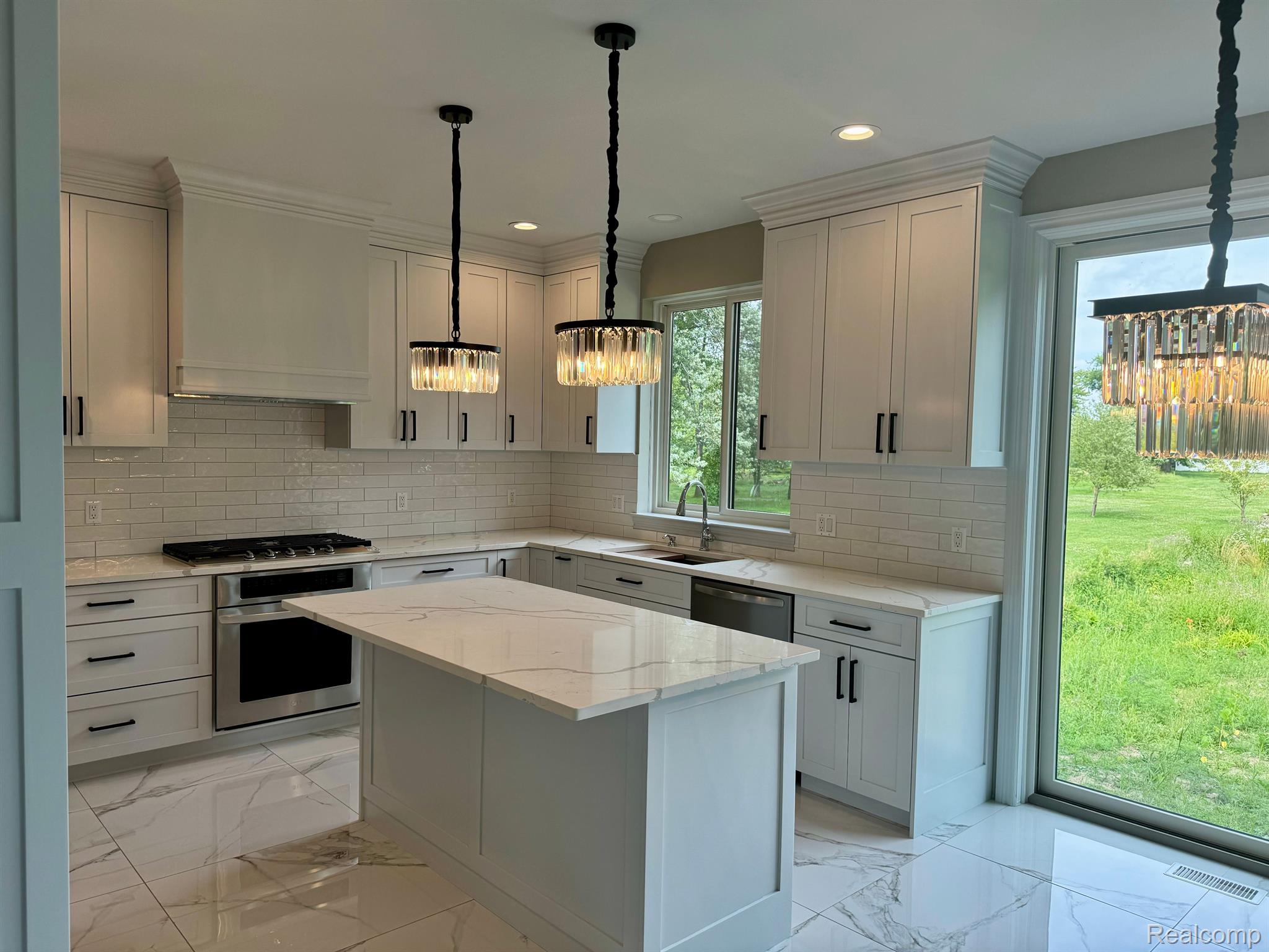 39830 Dequindre Road Sterling Heights, MI 48310 - Photo 10 of 62 Gallery Image 10