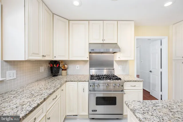 $885,000 | 13953 Oleander Court, Woodbridge, VA 22193