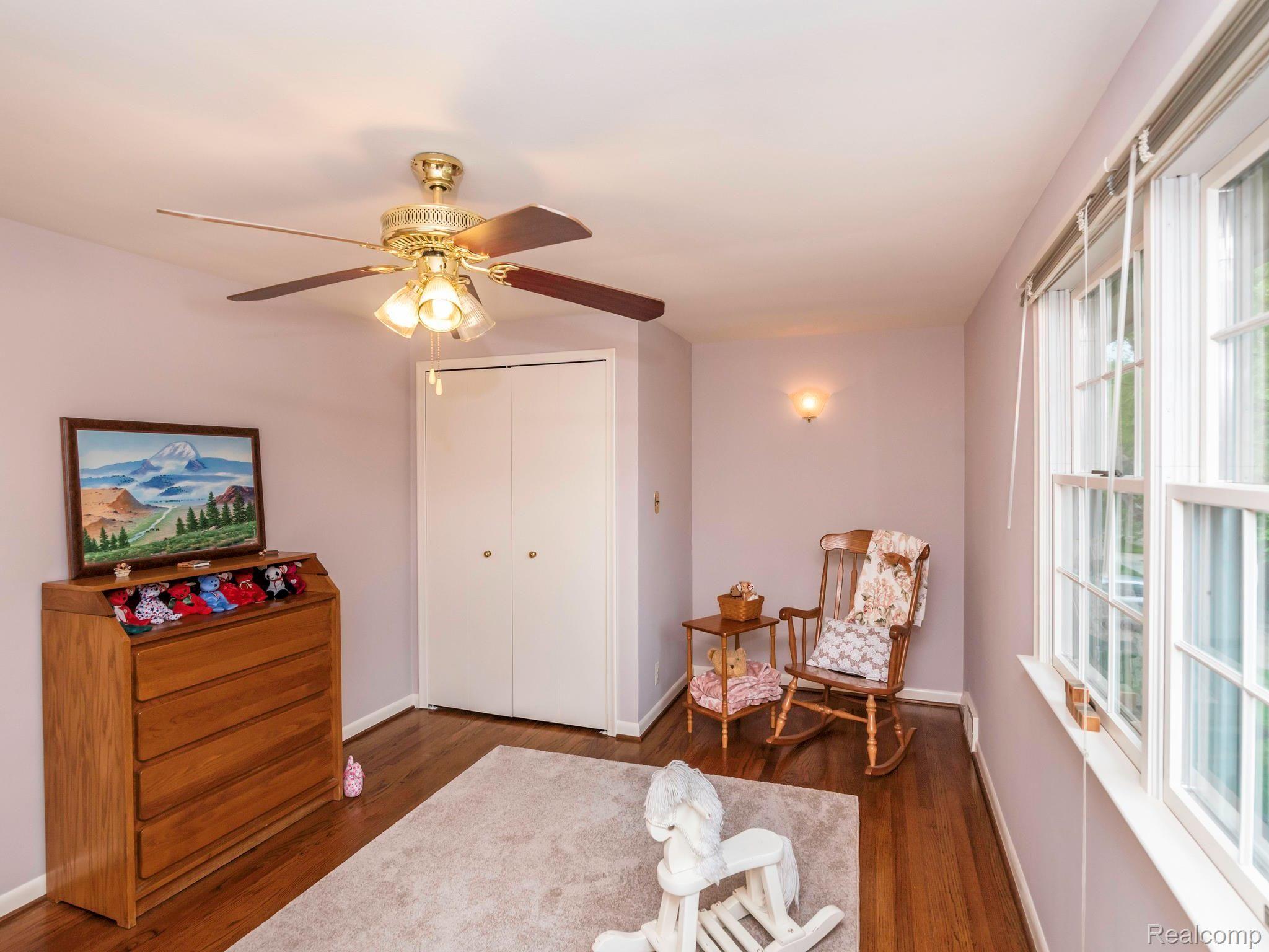 563 North Rosedale Court Grosse Pointe, MI 48236 - Photo 62 of 75 093_81.jpg
