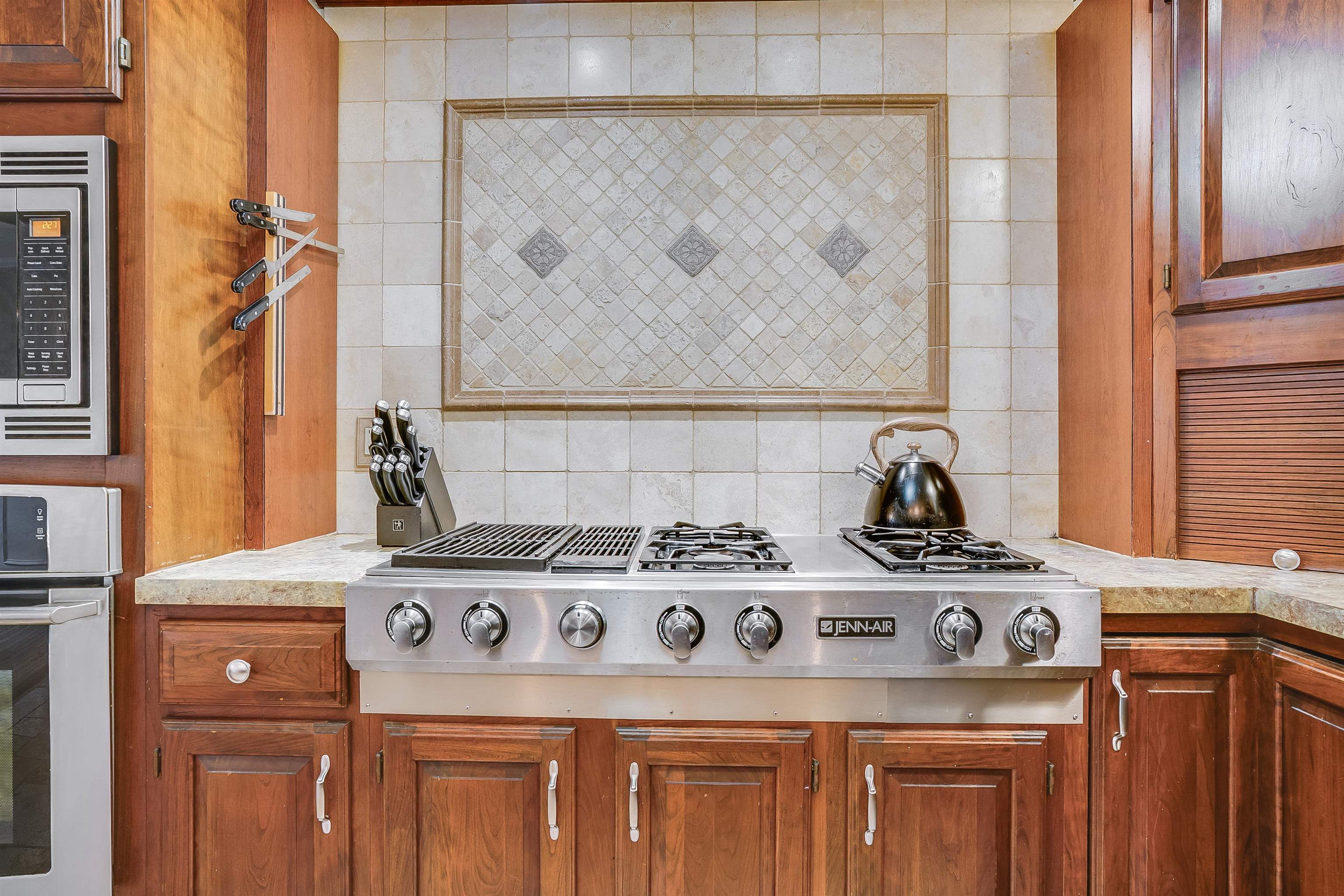 759 Cohas Avenue Manchester, NH 03109 - Photo 13 of 60