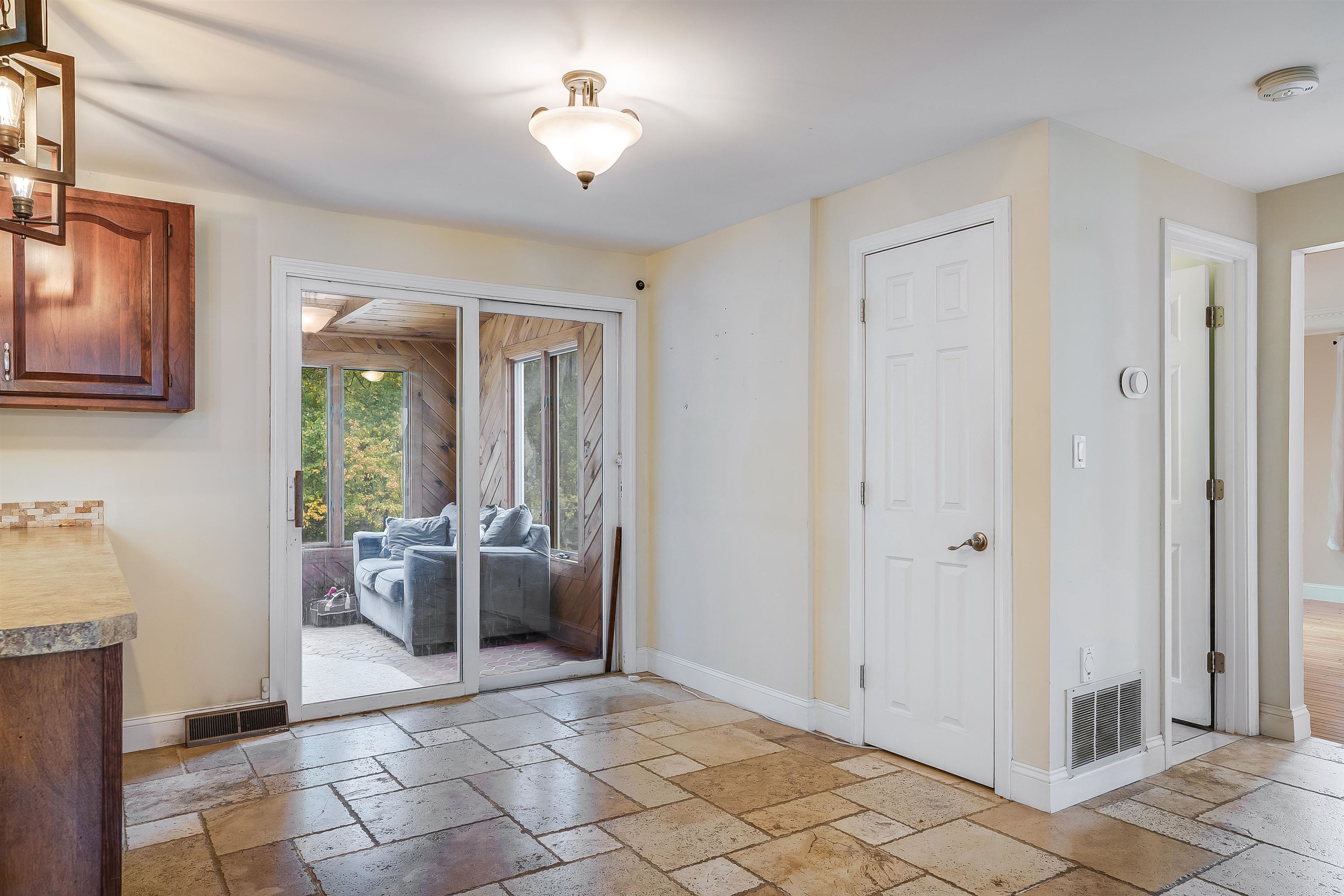 759 Cohas Avenue Manchester, NH 03109 - Photo 14 of 60