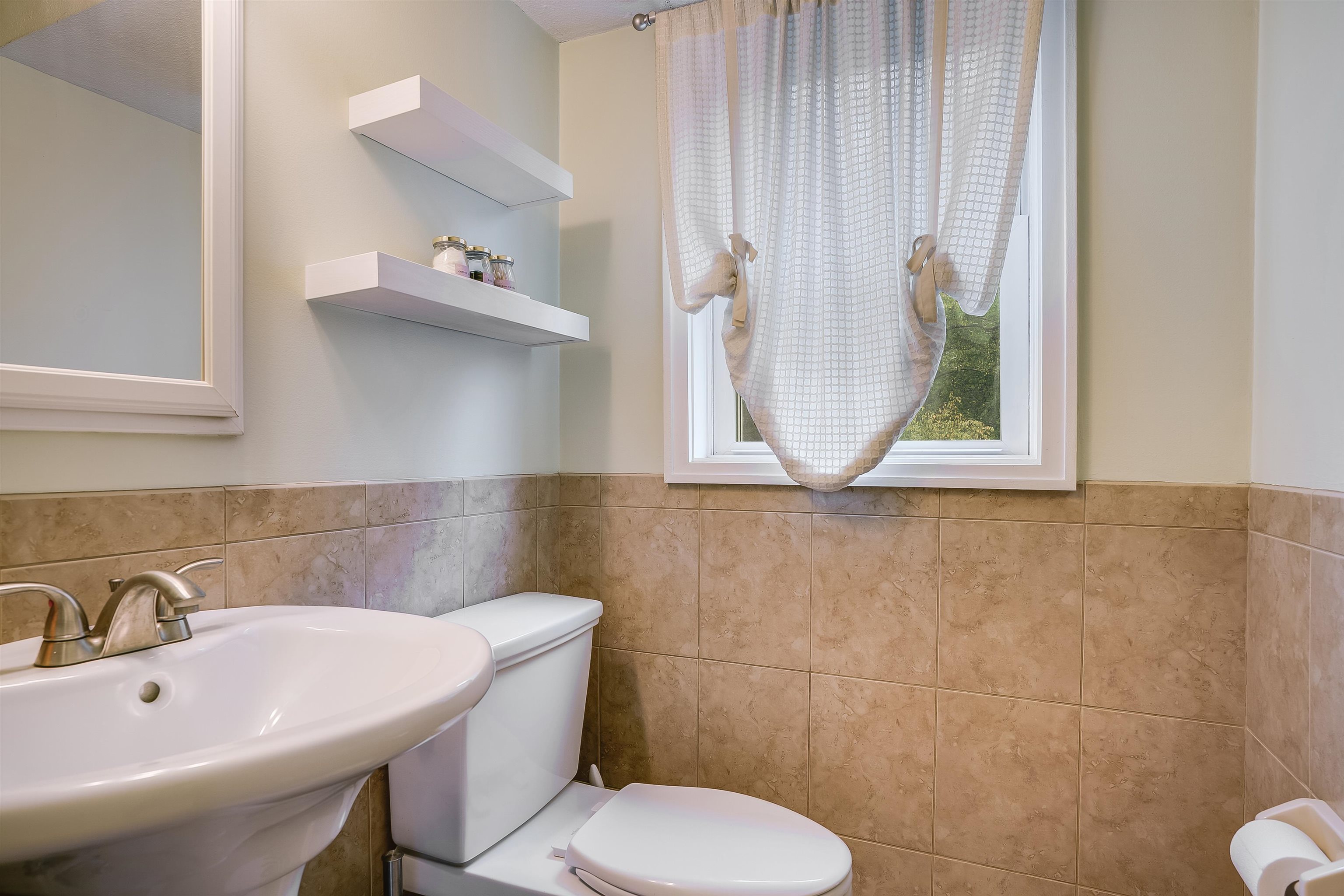 759 Cohas Avenue Manchester, NH 03109 - Photo 18 of 60