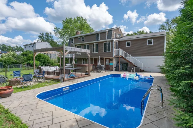 $599,900 | 759 Cohas Avenue, Manchester, NH 03109