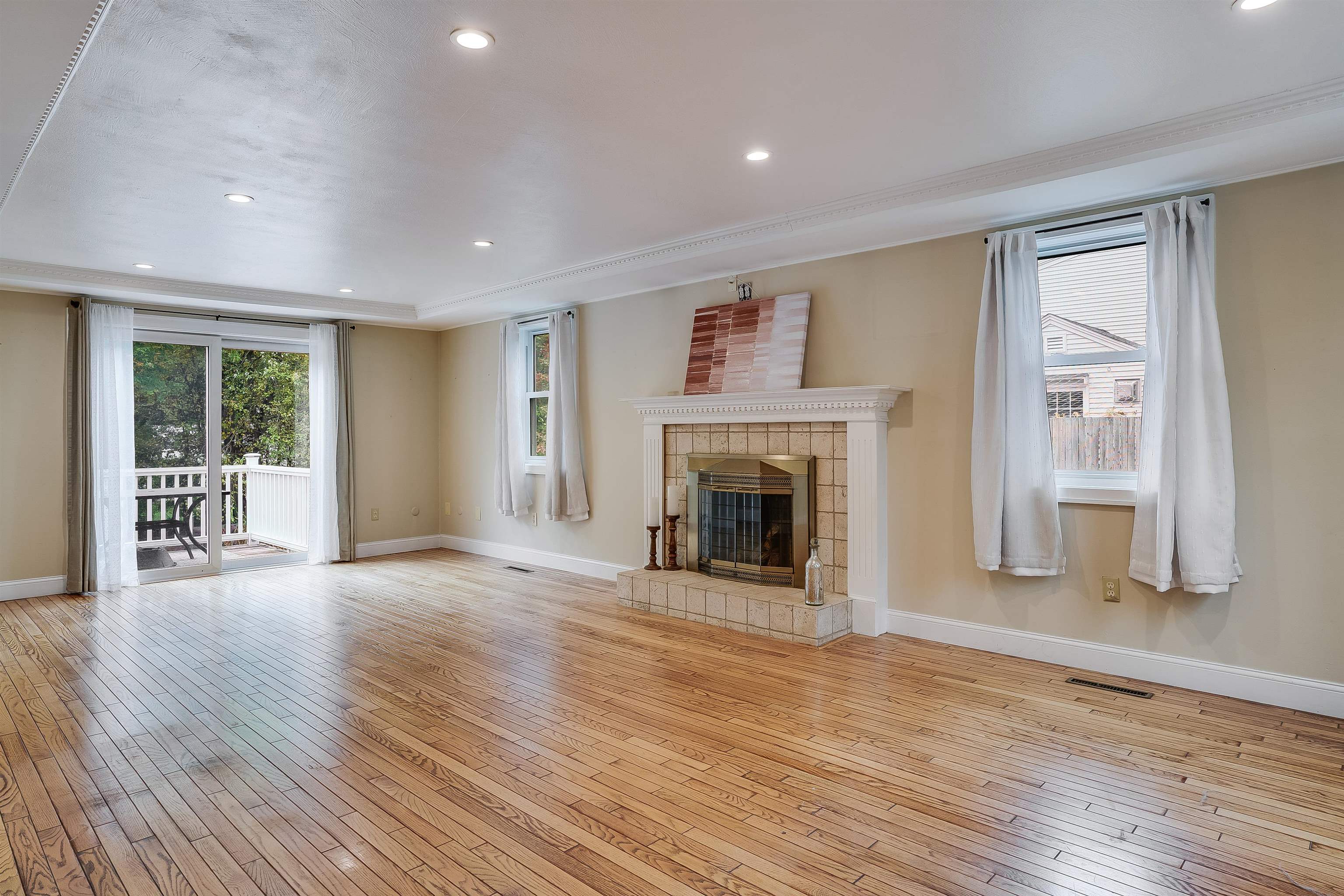 759 Cohas Avenue Manchester, NH 03109 - Photo 8 of 60