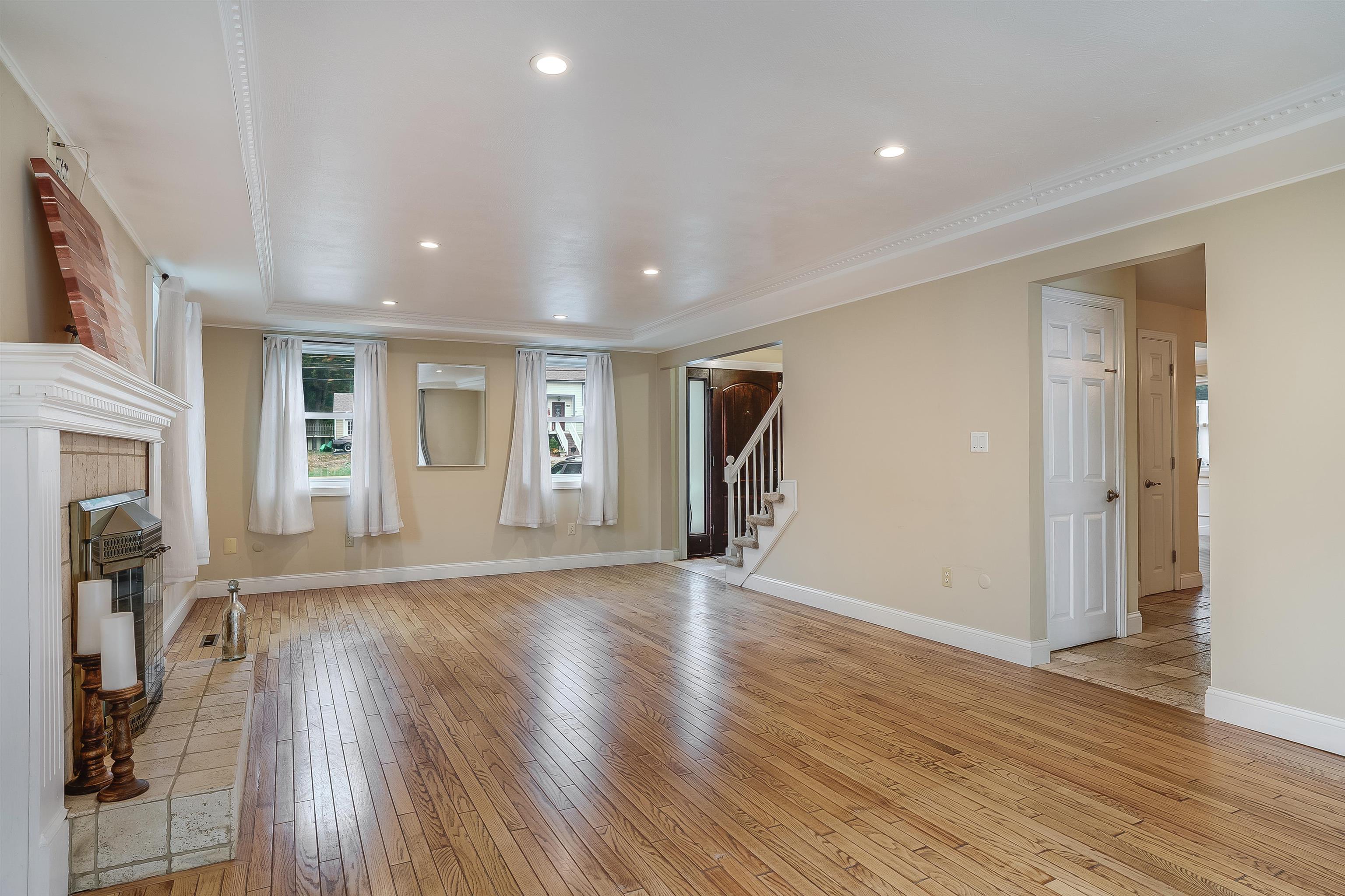 759 Cohas Avenue Manchester, NH 03109 - Photo 10 of 60