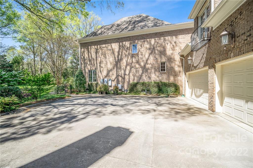 2226 Vernon Drive Charlotte, NC 28211 - Photo 39 of 44