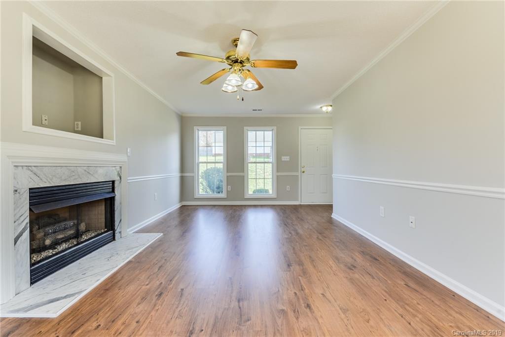 2435 Hawk Ridge Drive Gastonia, NC 28056 - Photo 3 of 16 Gallery Image 3