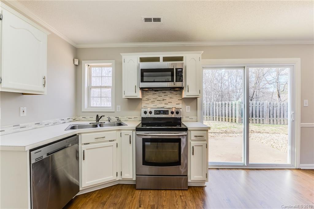 2435 Hawk Ridge Drive Gastonia, NC 28056 - Photo 6 of 16 Gallery Image 6