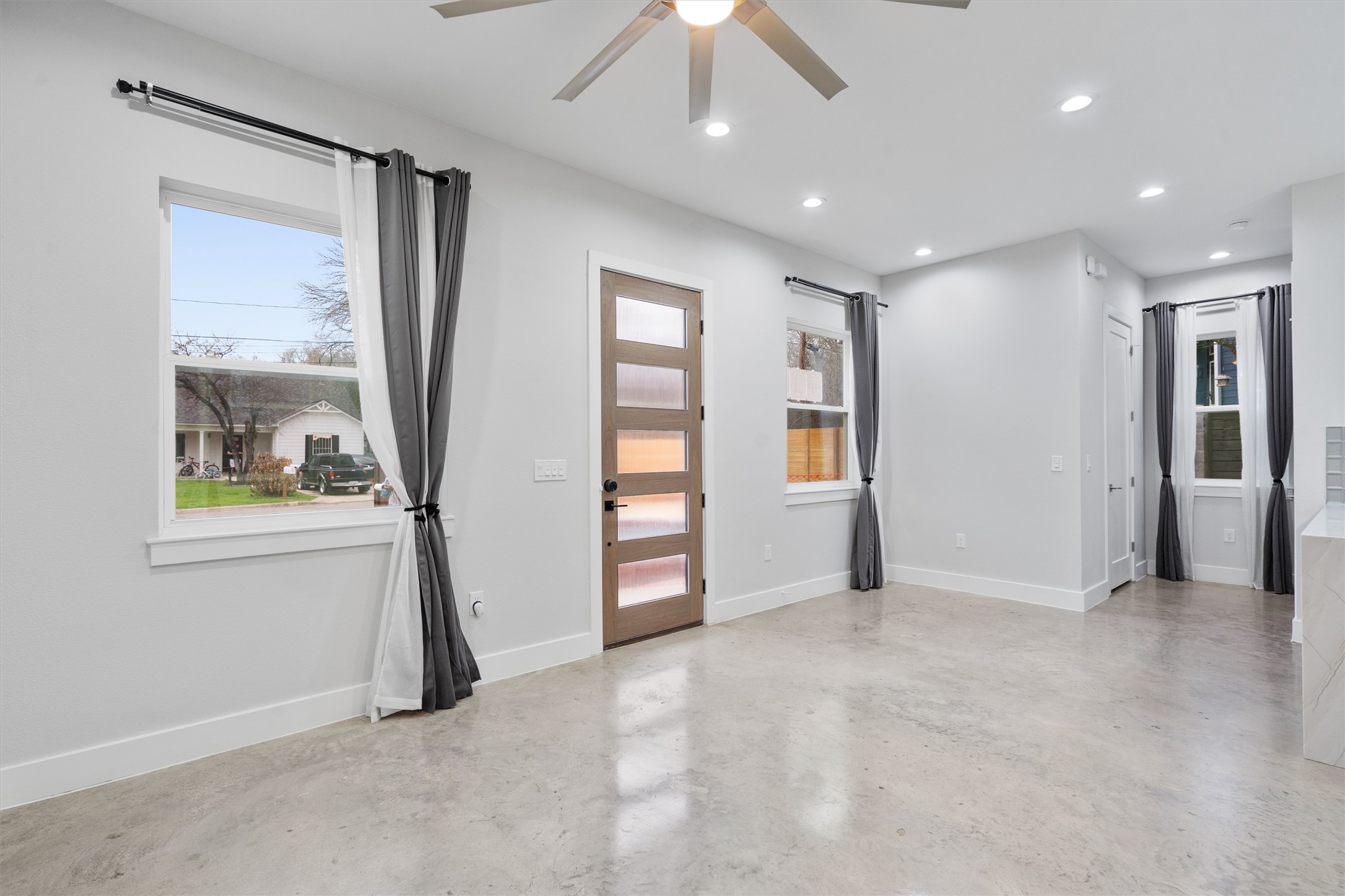 3919 East 16th Street, Unit 2 Austin, TX 78721 - Photo 9 of 22