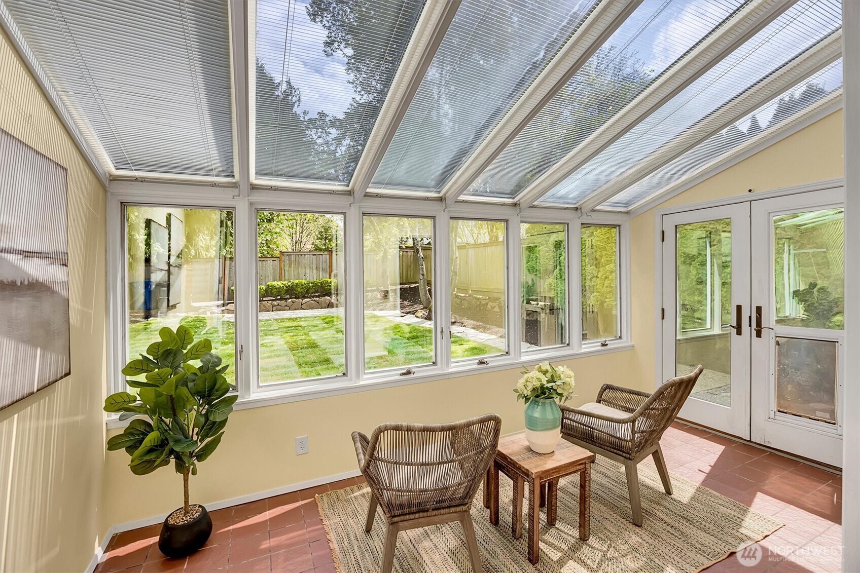 3240 West Viewmont Way West Seattle, WA 98199 - Photo 17 of 37