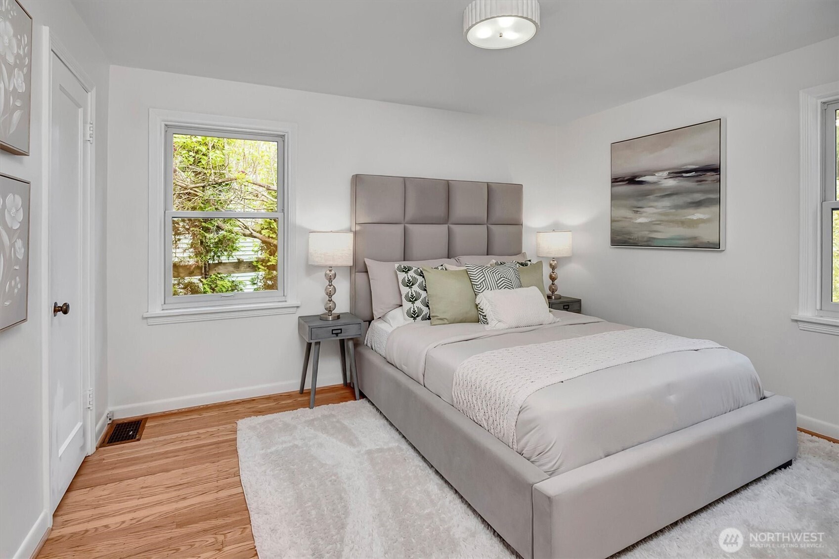 3240 West Viewmont Way West Seattle, WA 98199 - Photo 18 of 37